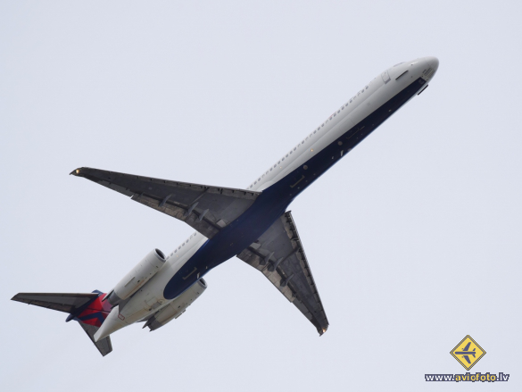 McDonnell Douglas MD-88 (DC-9-88)